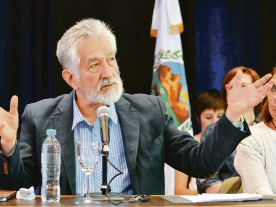 estrategia. Estas obras estaban previstas para el próximo período y las hemos adelantado, dijo el mandatario Alberto Rodríguez Saá respecto del plan de obras públicas por más de $1.000 millones.