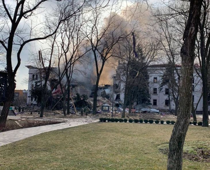 bomberdeo-del-drama-theatre-de-mariupol.jpg