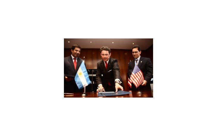 Firma del acuerdo.