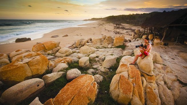La playa escondida de Guerrero donde los ostiones son del tamaño de tu mano y el mar es solo tuyo