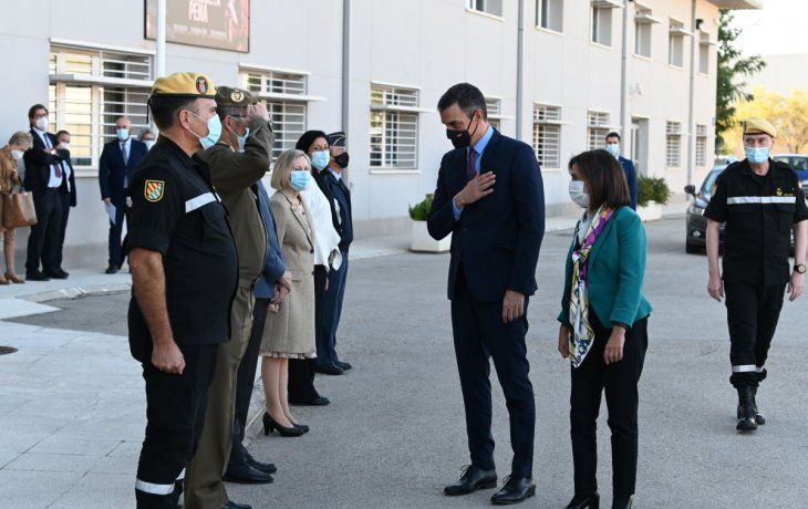 La situación de Madrid quedó entre el fuego cruzado de su gobierno conservador y el del Estado español, de centro izquierda.