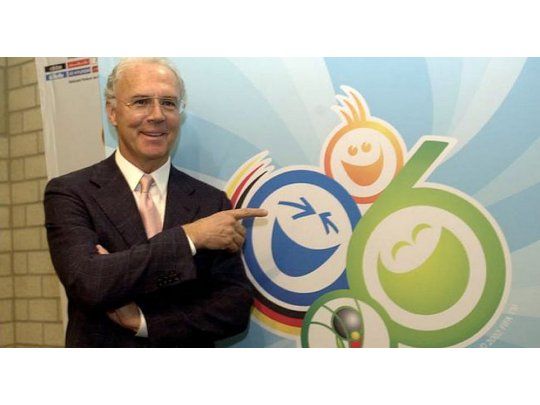 Beckenbauer habría cobrado 5,5 millones de euros por su trabajo voluntario.