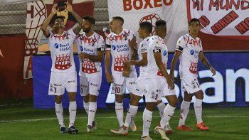 Huracán hizo lo que tenía que hacer. Venció a Patronato y es líder del grupo 6.