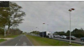 El balazo impactó en la cabeza de un comerciante oriundo de Lobos que circulaba por la autopista Ezeiza-Cañuelas