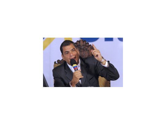 El presidente ecuatoriano dijo que el jueves pasado intentaron matarlo a él y a sus ministros