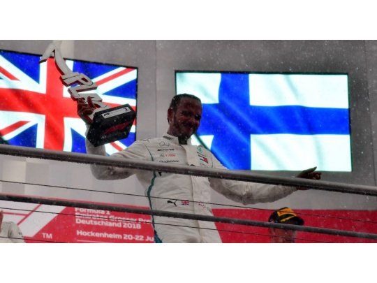 Hamilton ganó en Alemania y volvió a la cima del campeonato mundial.