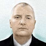 Andrés Edgardo Vázquez fue nombrado Director Ejecutivo del ARCA tras la renuncia de Juan Alberto Pazo. Andrés Edgardo Vázquez fue nombrado Director Ejecutivo del ARCA tras la renuncia de Juan Alberto Pazo.