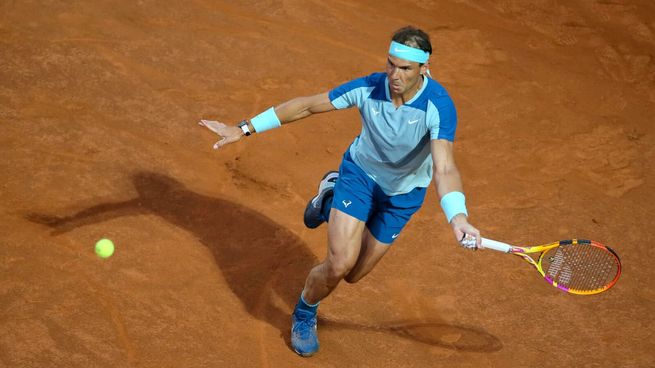 Nadal terminó lesionado ante Shapovalov y es una seria amenaza para Roland Garros.