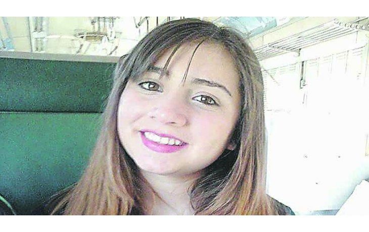 DESAPARECIDA. Bryanna salió de la escuela junto con una compañera; a las pocas cuadras no se supo nada más de ella.
