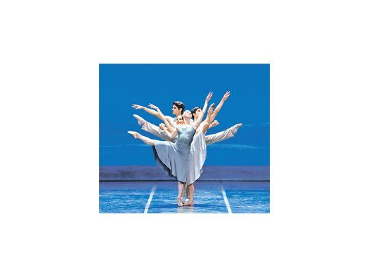 Fundado en 1935, el Ballet Nacional del Uruguay-Sodre (ahora dirigido por Julio Bocca) es una de las compañías más antiguas de Sudamérica.