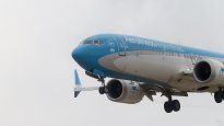 Tras una falla de un avión de Aerolíneas Argentinas en Aeroparque, varios vuelos fueron demorados, cancelados y trasladados a Ezeiza.