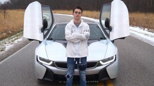 Nació en Ohio y pese a los sentimientos contradictorios de sus padres, decidió invertir todos sus ahorros en mundo cripto.&nbsp;