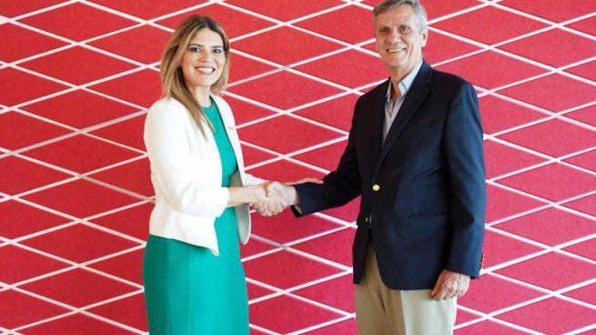 Leticia Jensen, Vicepresidenta Comercial de P&SP para Dow América Latina y Hector Carminatti, Gerente General de Benito Roggio ambiental.