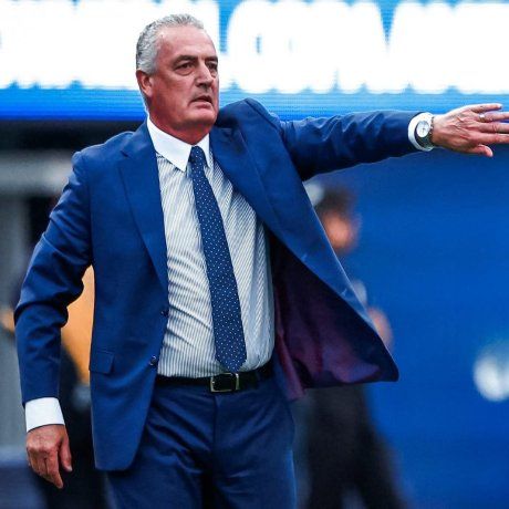 El técnico de Costa Rica, Gustavo Alfaro, destacó la actuación de sus dirigidos, el plantel más joven del torneo con una media de edad de 24,7 años, frente a los pentacampeones del mundo. El técnico de Costa Rica, Gustavo Alfaro, destacó la actuación de sus dirigidos, el plantel más joven del torneo con una media de edad de 24,7 años, frente a los pentacampeones del mundo.