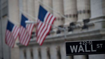 wall street tambien sigue con atencion las paso