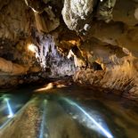 Descubren en Yucatán, Quintana Roo, el río subterráneo más grande del mundo en el 2007. Descubren en Yucatán, Quintana Roo, el río subterráneo más grande del mundo en el 2007.