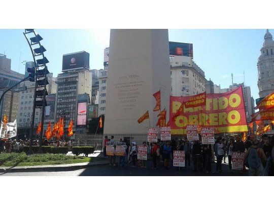 Militantes de izquierda realizaron piquetes en Ciudad y protestaron en Puerto Madero