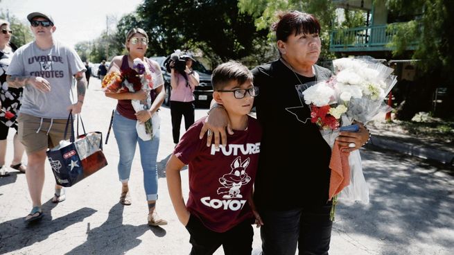 Dolor. La sociedad estadounidense está conmocionada tras el tiroteo en una escuela de Texas.