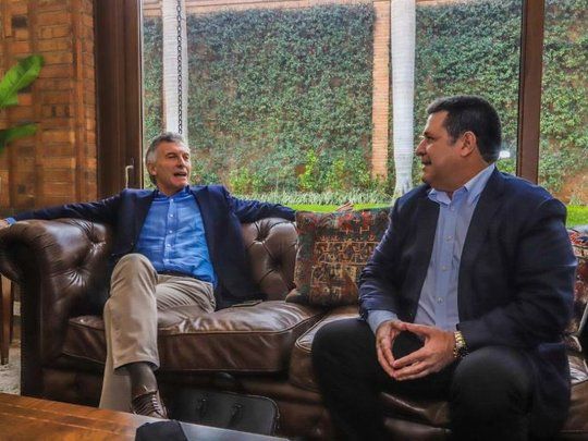 Macri reunido con Cartes.