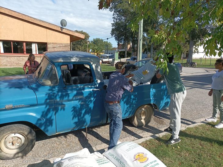 Ration delivery to small producers in Florida.