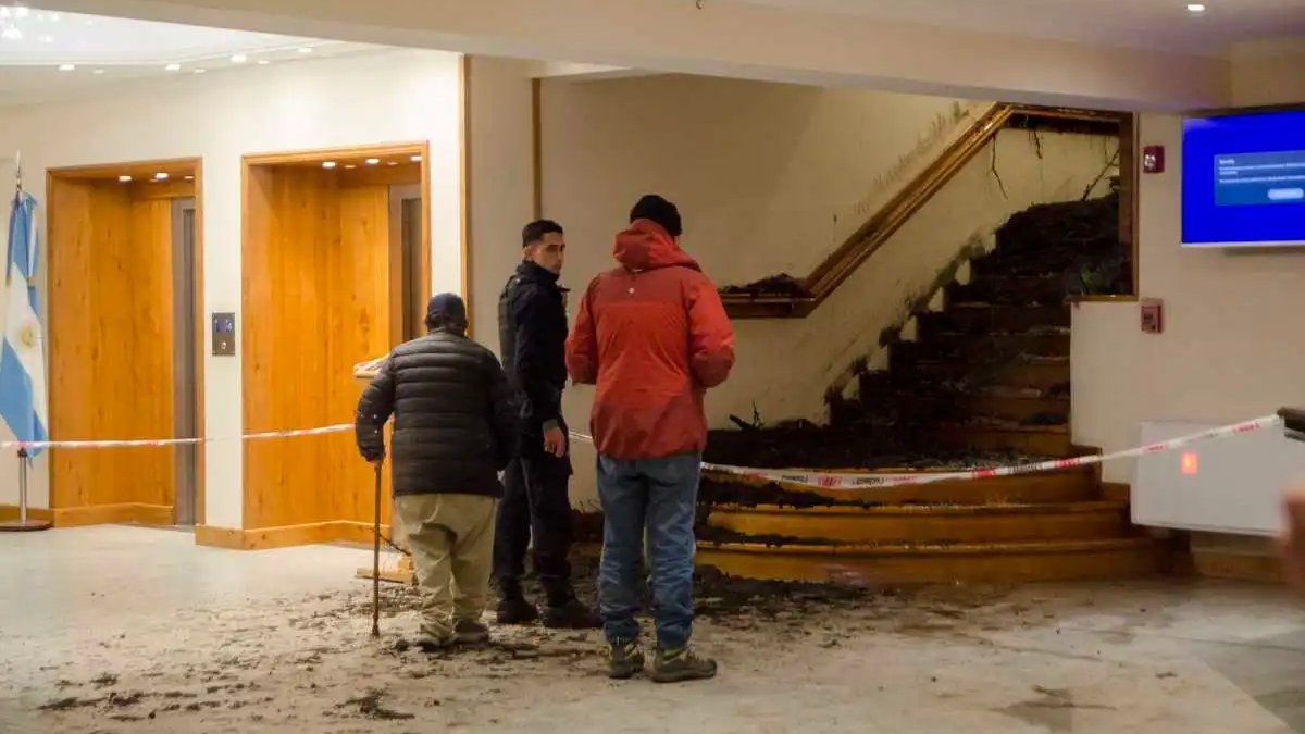 La Municipalidad de Bariloche había ordenado paralizar la obra en el hotel que sufrió el alud