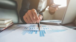 ámbito.com | consultor-financiero-consultor-contador-profesional.jpg