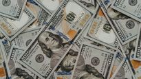 El dólar cerró al alza y cortó la racha negativa de cuatro jornadas.
