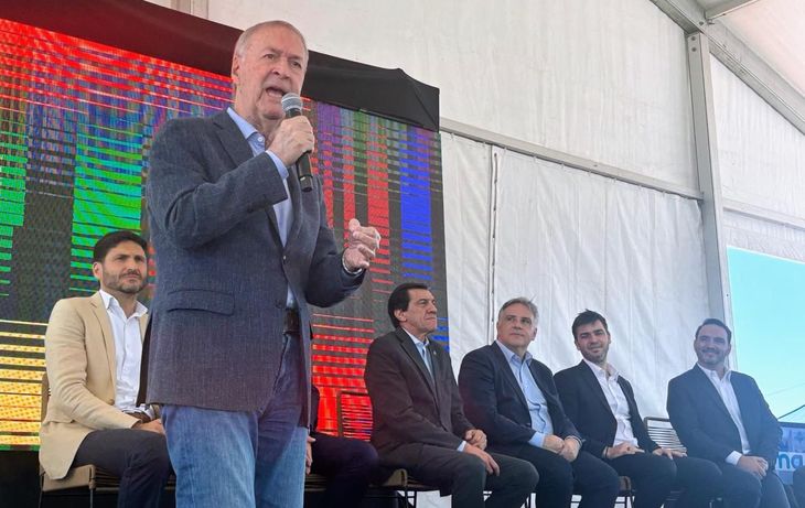 Los gobernadores le cedieron la palabra al exgobernador cordobés Juan Schiaretti. Los gobernadores le cedieron la palabra al exgobernador cordobés Juan Schiaretti.