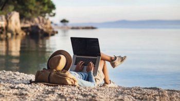 ¿trabajar en el extranjero?: estos son los mejores paises para los nomades digitales