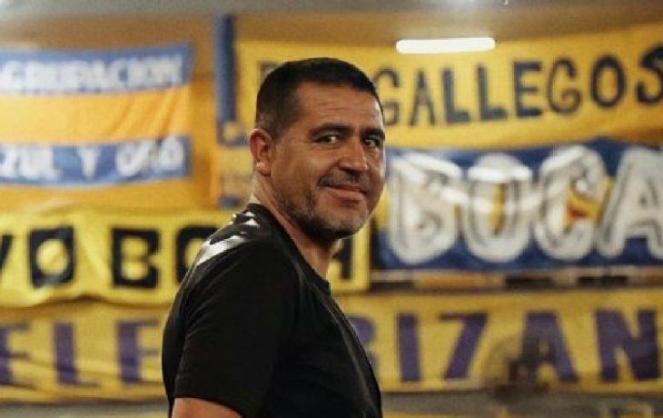 Juan Román Riquelme visitó al plantel de Boca en el entrenamiento.