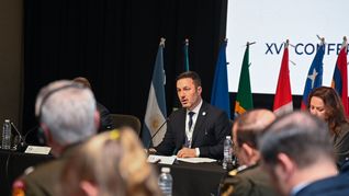 Fuentes de la cartera de Luis Petri dijeron que acataron una orden judicial.