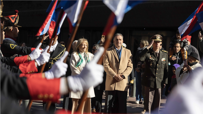 El presidente Yamandú Orsi encabezó el acto por el 195º de la Jura de la Constitución.