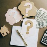 Simulación de cuotas hipotecarias UVA: la diferencia entre bancos puede superar el millón de pesos mensuales, planteando el dilema entre aportar más anticipo o guardar dólares para cancelar en el futuro Simulación de cuotas hipotecarias UVA: la diferencia entre bancos puede superar el millón de pesos mensuales, planteando el dilema entre aportar más anticipo o guardar dólares para cancelar en el futuro