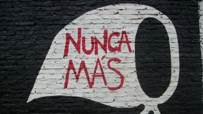 Nunca Más. ¿Dos demonios? ¿Uno? ¿Ninguno?Ni metáforas bíblicas, ni metafísicas. Hubo victimarios y víctimas que fueron personas comunes. Hubo delitos de lesa humanidad cometidos por personas humanas, desde posiciones estatales.