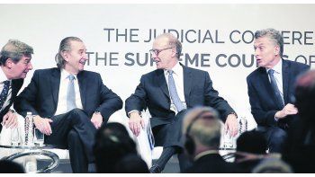 ámbito.com | Cumbre. Mauricio Macri compartió escenario ayer en el J-20 con Carlos Rosenkrantz, Juan Carlos Maqueda y Horacio Rosatti, entre otros.