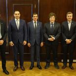 Los mandatarios le evitaron una derrota al Gobierno al no dar quorum el jueves, que hubiese significado un retroceso en su programa económico.