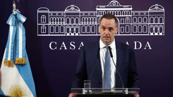 Manuel Adorni encabezó la primera conferencia de prensa del nuevo Gobierno.