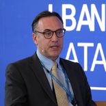 El panel presidido por el titular del BCU concluyó que los aranceles y el conflicto en Medio Oriente son hoy factores más determinantes para los precios que las propias tasas de interés. El panel presidido por el titular del BCU concluyó que los aranceles y el conflicto en Medio Oriente son hoy factores más determinantes para los precios que las propias tasas de interés.