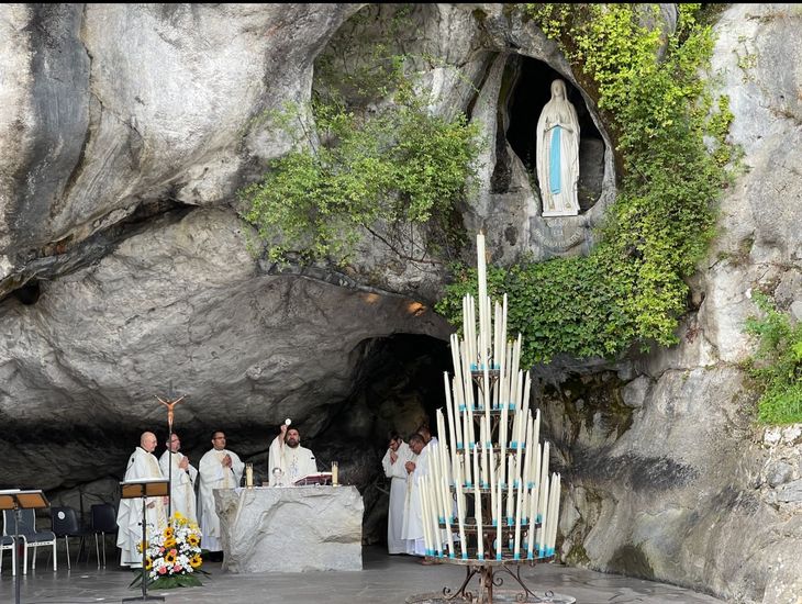 El santoral católico celebra a Nuestra Señora de Lourdes.