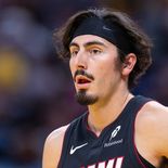 Jaime Jáquez Jr. llega a los Bucks en el mega intercambio que lleva a Giannis Antetokounmpo al Heat. Jaime Jáquez Jr. llega a los Bucks en el mega intercambio que lleva a Giannis Antetokounmpo al Heat.