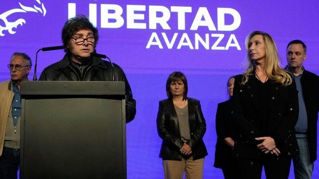 El presidente Javier Milei activó la mesa política junto a su hermana, Karina, y a funcionarios de primera línea.
