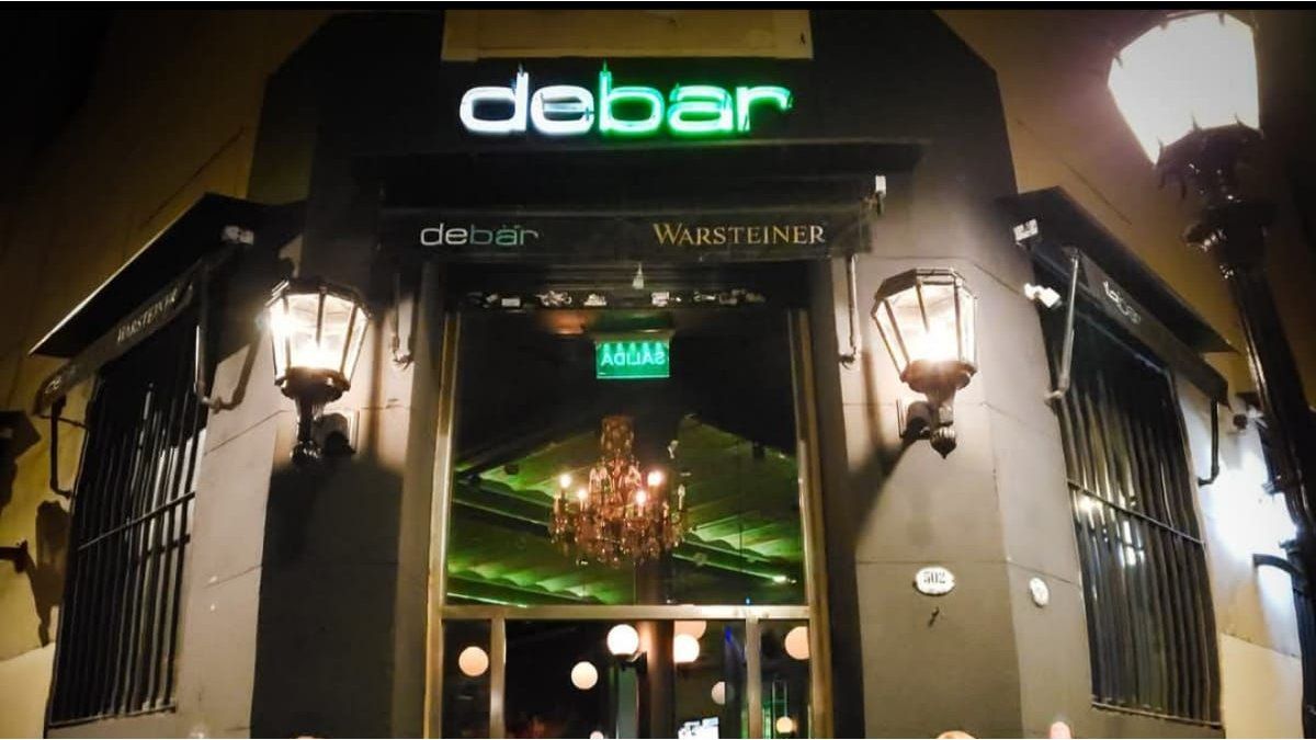 Debe again: the pub that his identity knew how to make his music