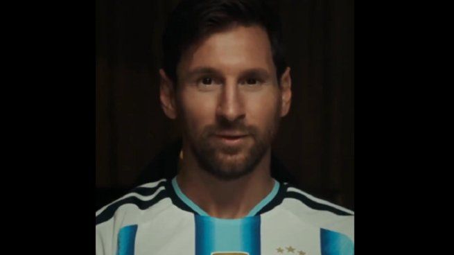 Quiero vale 4: Messi ya palpita el Mundial con la nueva camiseta de la Selección argentina