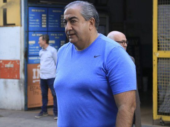 El titular del gremio de la Sanidad, Hector Daer, llega a la reunion de la mesa chica de la CGT en la sede de UPCN.