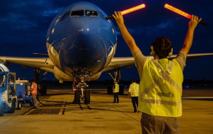parte a moscu el vuelo que traera el principio activo para producir la vacuna sputnik v