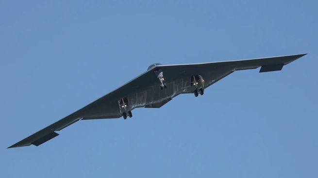Según detallaron desde Estados Unidos, se utilizaron un total de siete bombarderos furtivos B-2 que transportaron - cada uno - una bomba de 13.600 kilogramos.