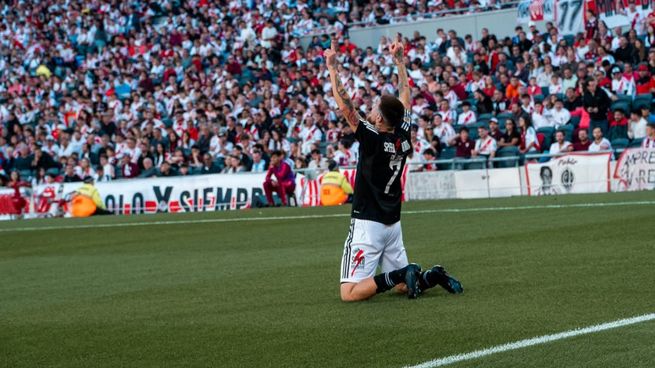 Riestra tomó por asalto el Monumental y superó a River.
