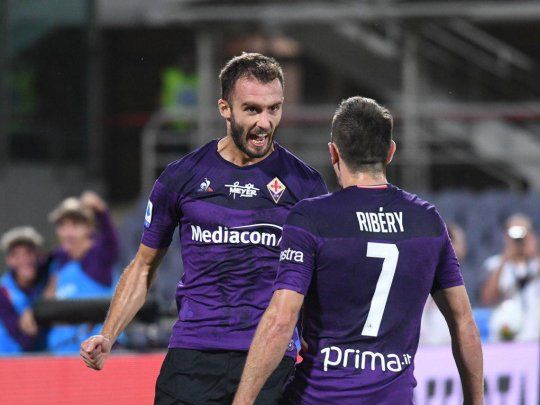 Germán Pezzella abrió el marcador en el triunfo 2-1 de Fiorentina sobre Sampdoria.