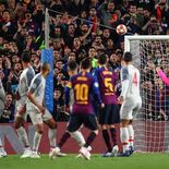 Gol de tiro libre de Lionel Messi frente al Liverpool en la semifinal de la Champions League 2019.