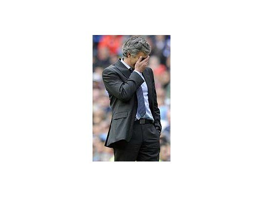 José Mourinho se responsabilizó por una nueva derrota de su equipo en condición de local.